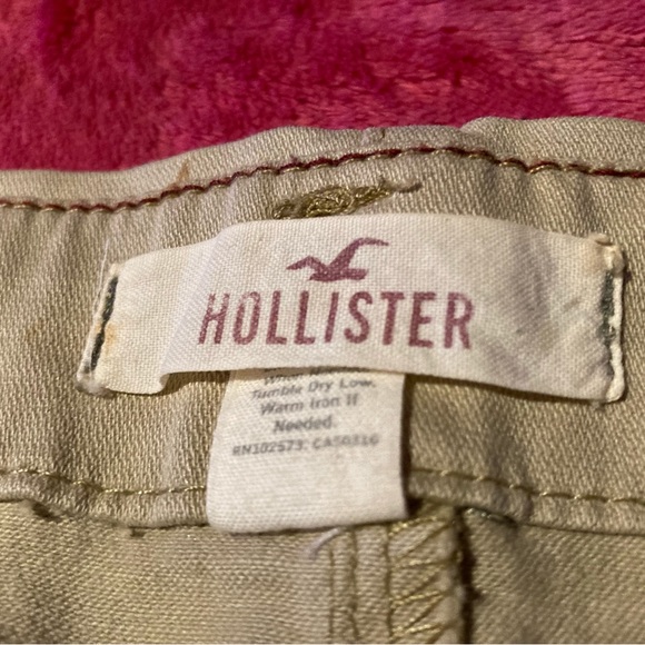 HOLLISTER SHORTSđź’•SIZE 9 JUNIORSđź’• - Picture 1 of 3